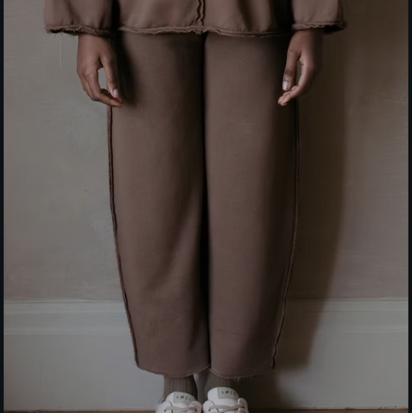 Simple Folk Sweatshirt & Sweatpants - Picture 2 of 6